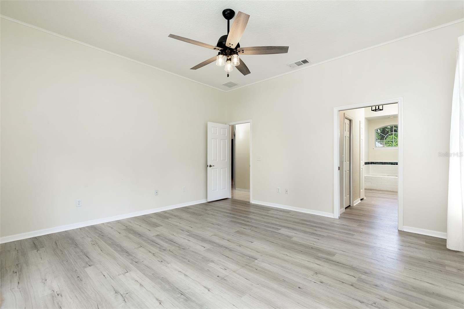 1153 Oak Tree Cir Property Photo 22