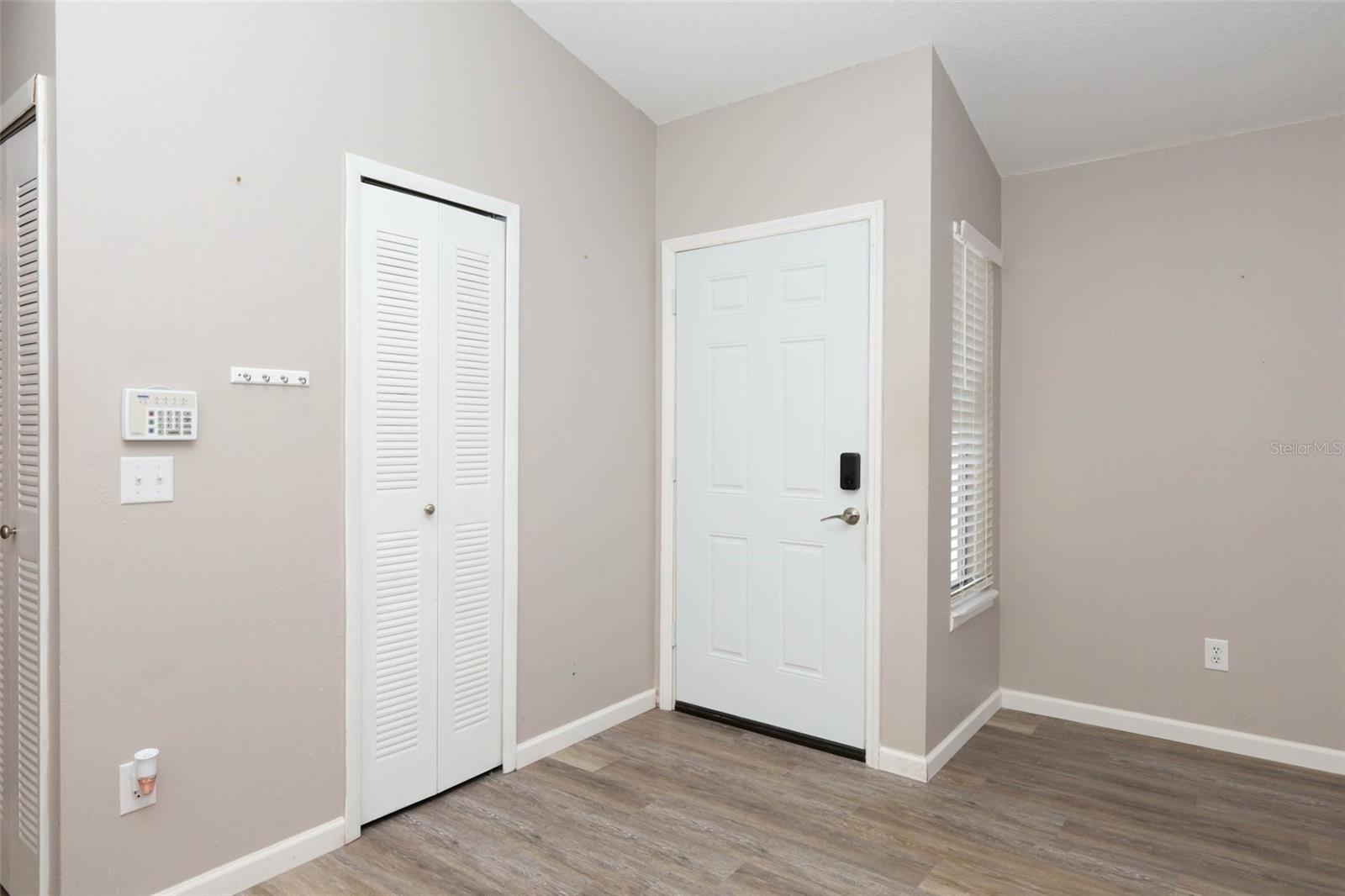 5443 Blueberry Dr Property Photo 4