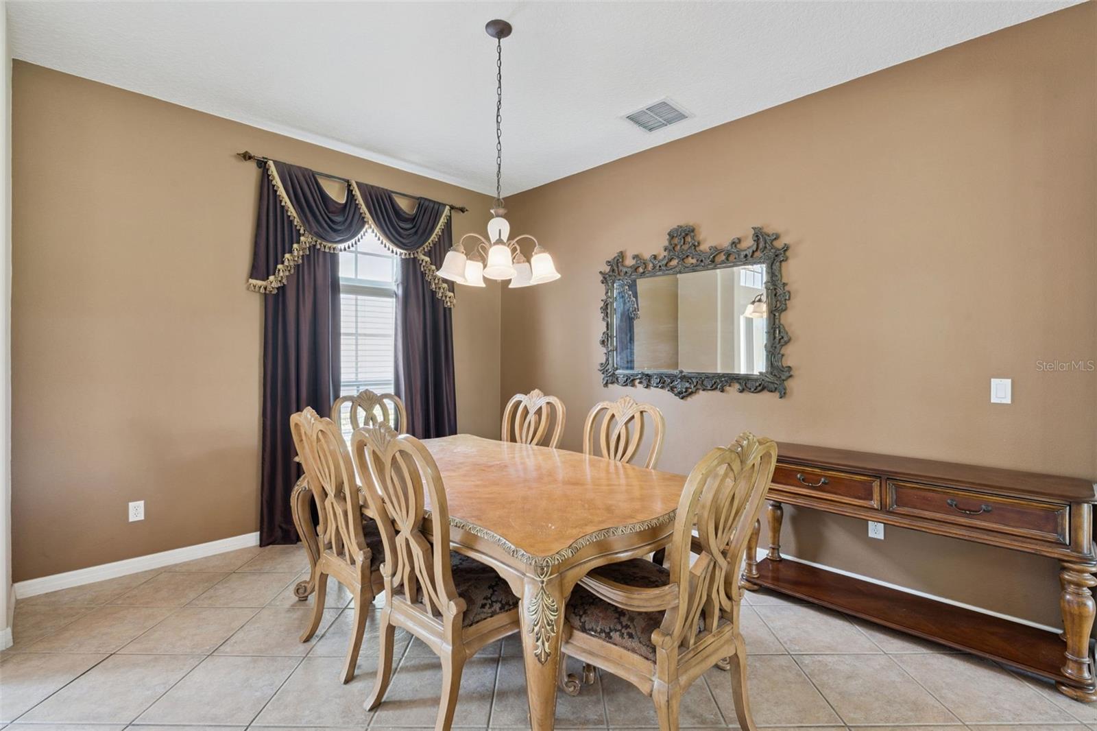 2582 Double Tree Pl Property Photo 5