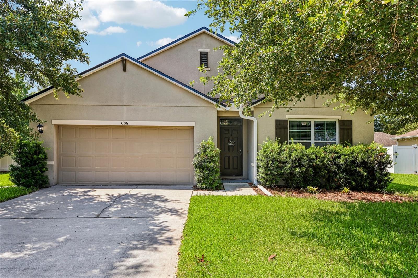 806 Grand Park Ct Property Photo 1