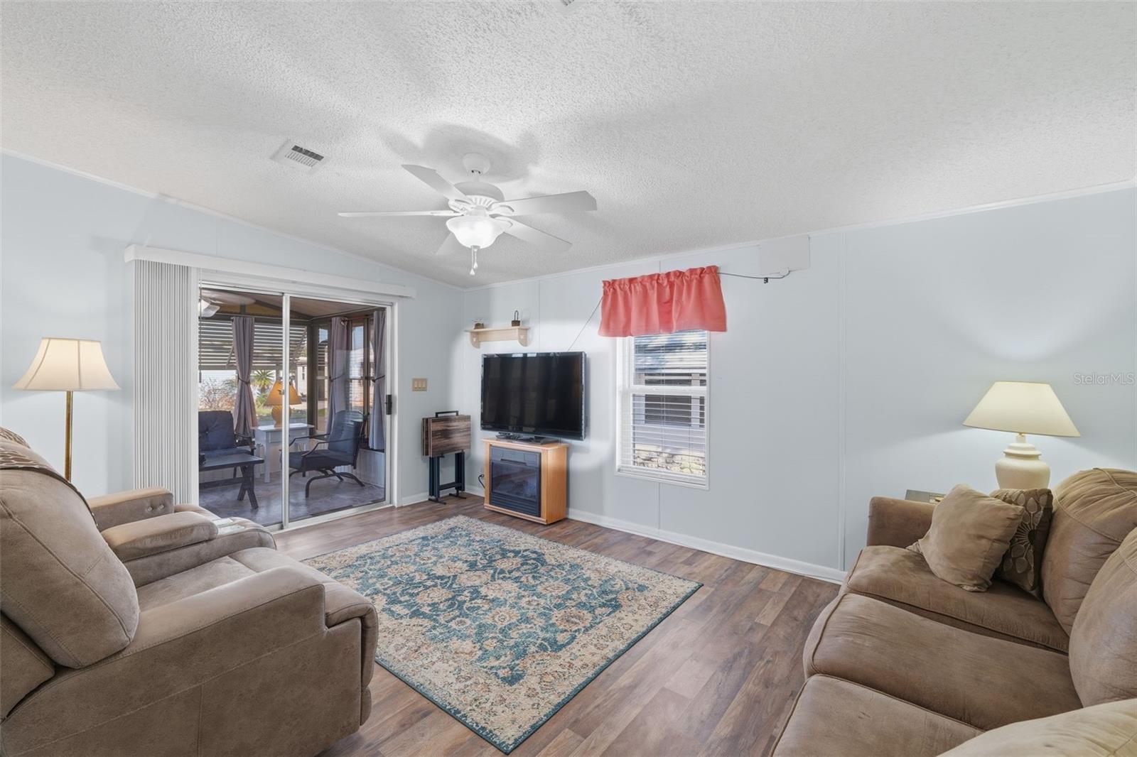 326 Nesbitt Park Ave Property Photo 4