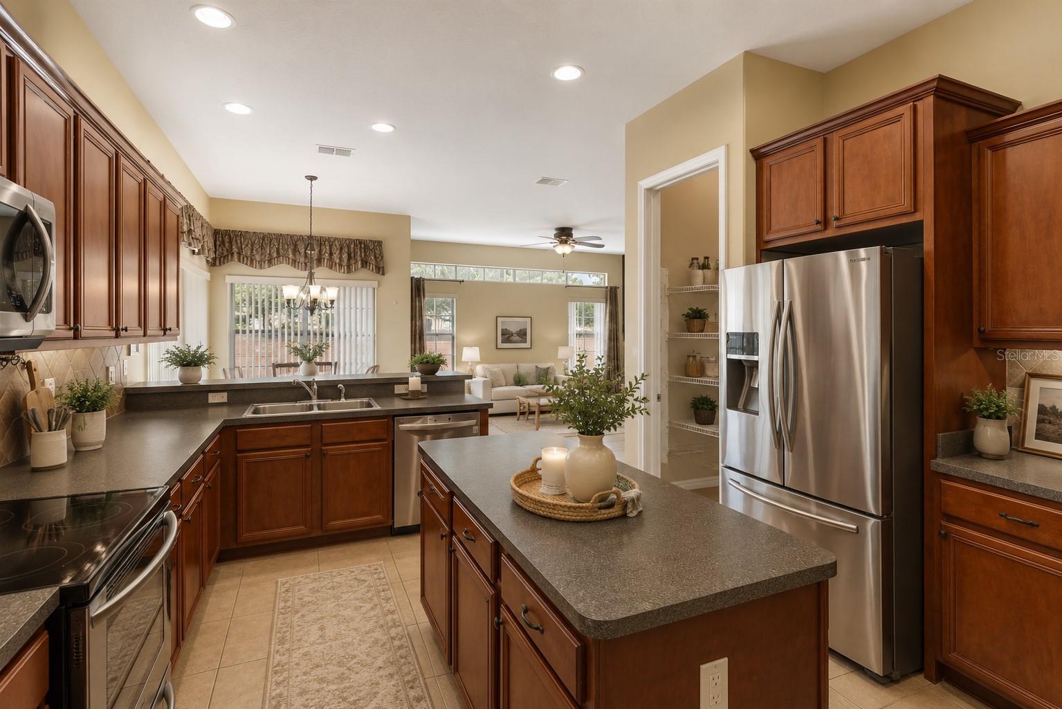 16407 Bristol Lake Cir Property Photo 2