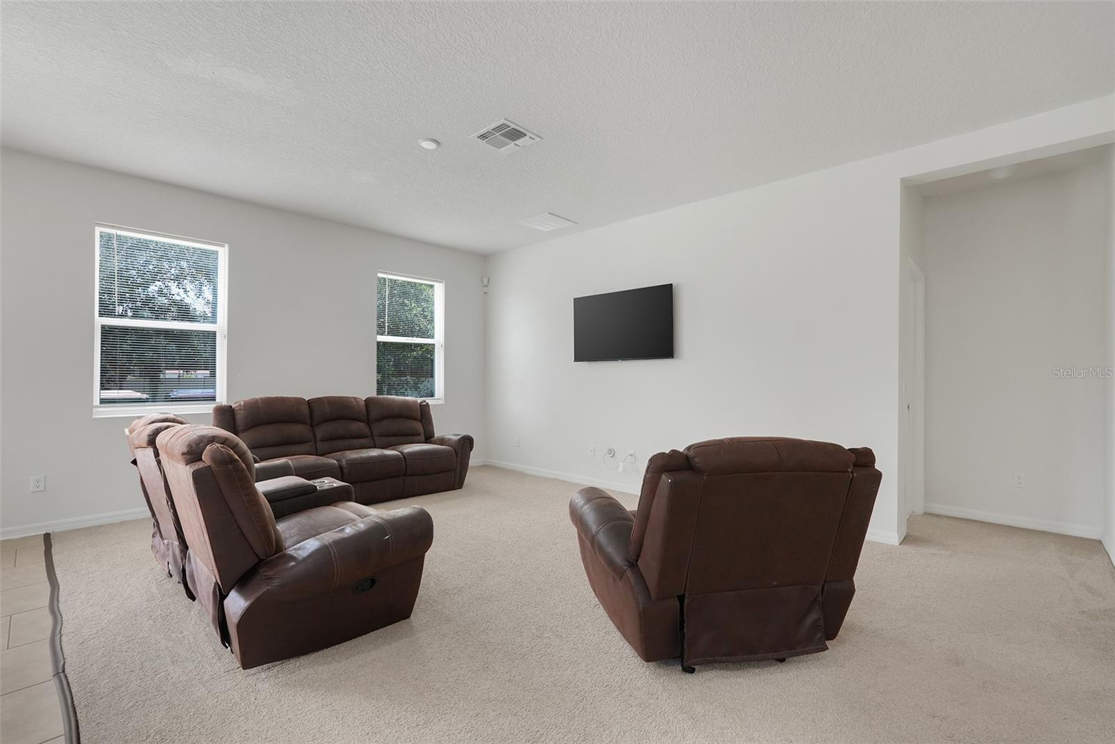 3923 Wind Dancer Cir Property Photo 6