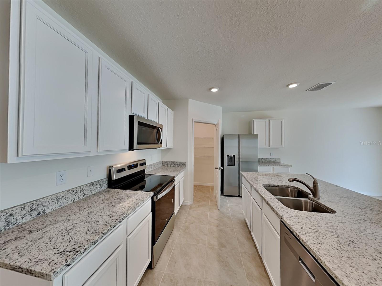 1004 Brooklet Dr Property Photo 4