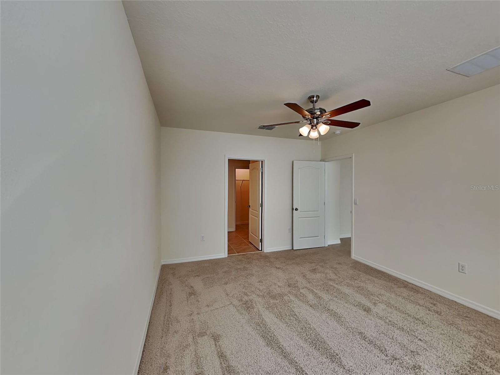 1004 Brooklet Dr Property Photo 6