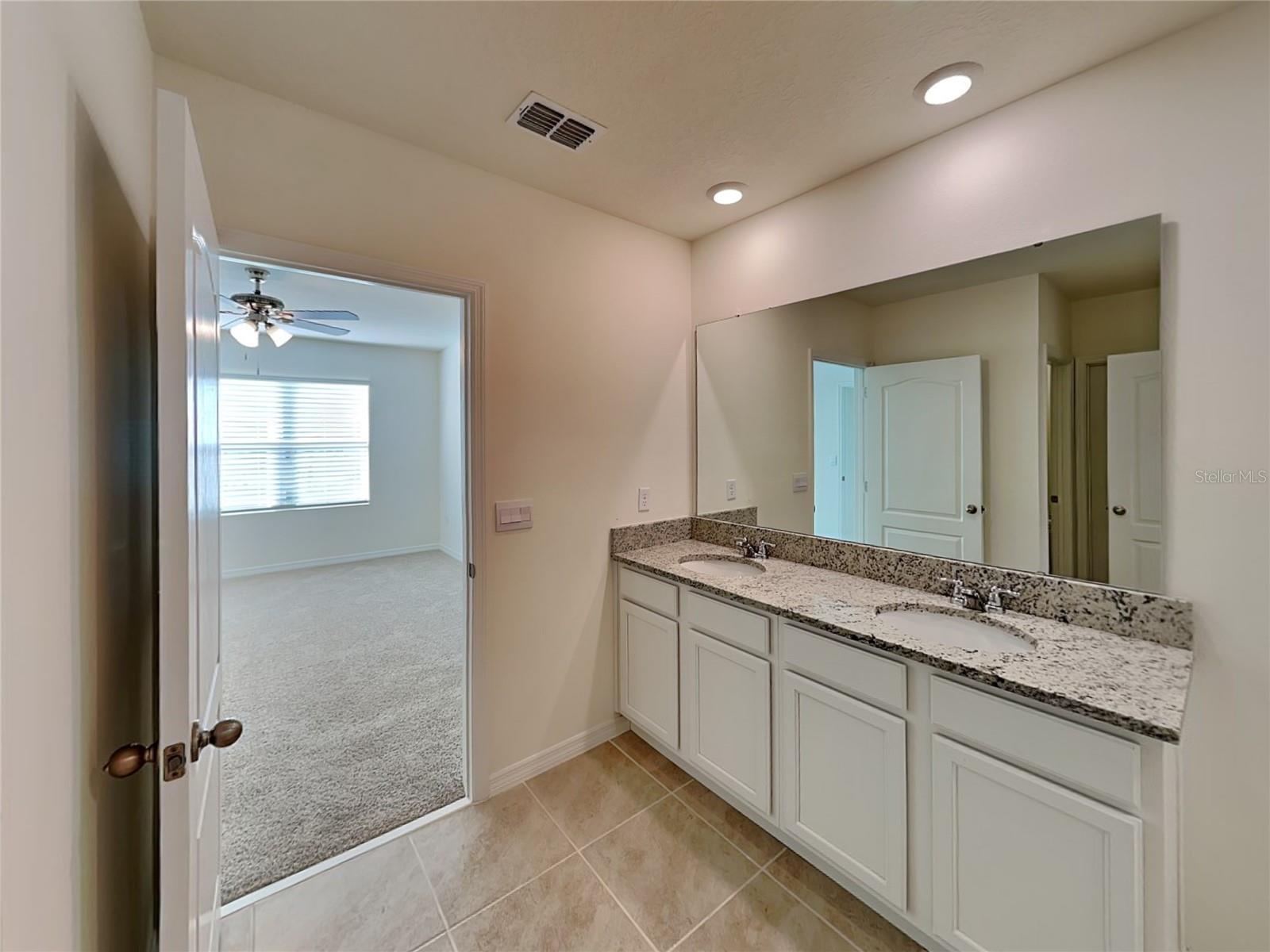 1004 Brooklet Dr Property Photo 8