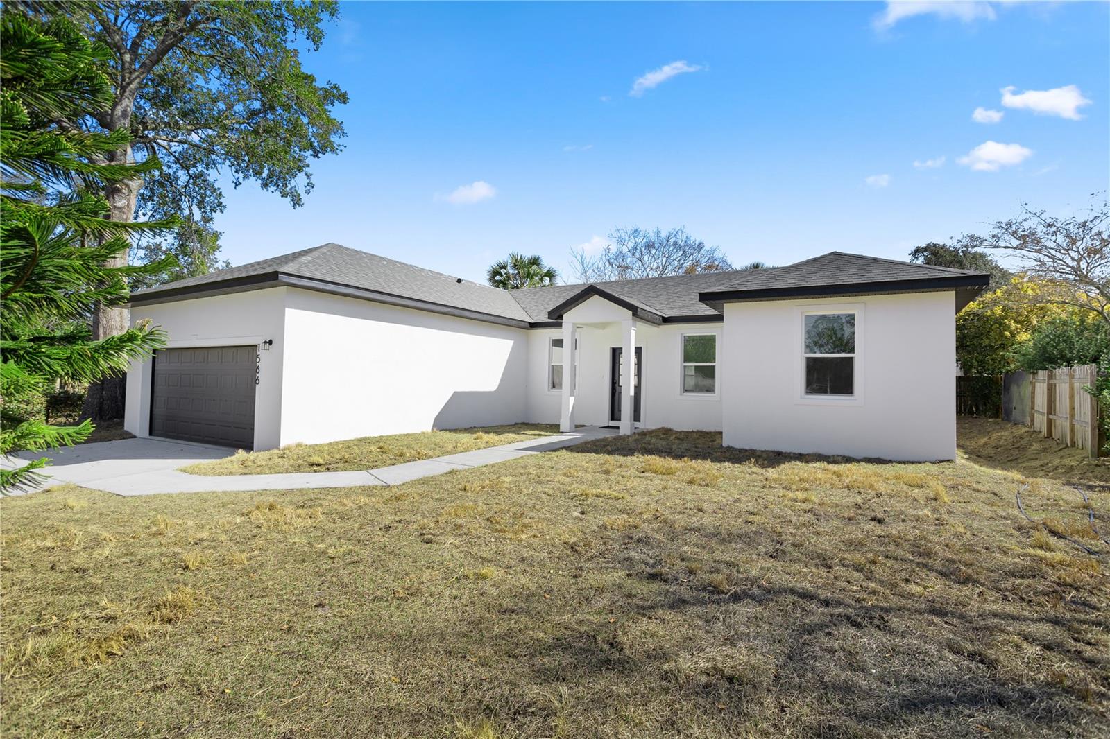 1531 Oak Ln Property Photo 1