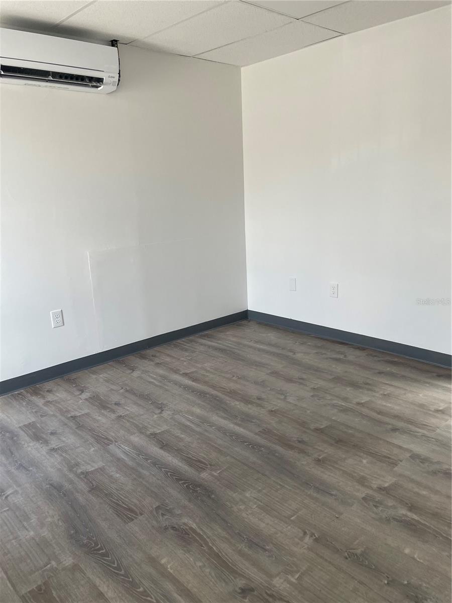 5525 Commerce Dr #3/4 Property Photo 2