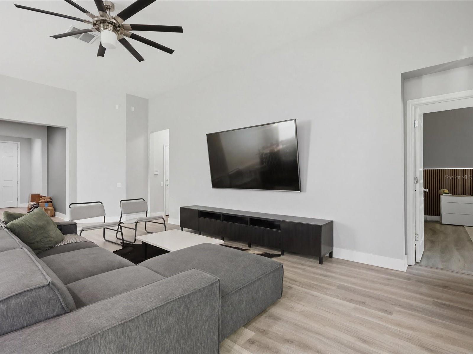 13219 Charfield St Property Photo 6