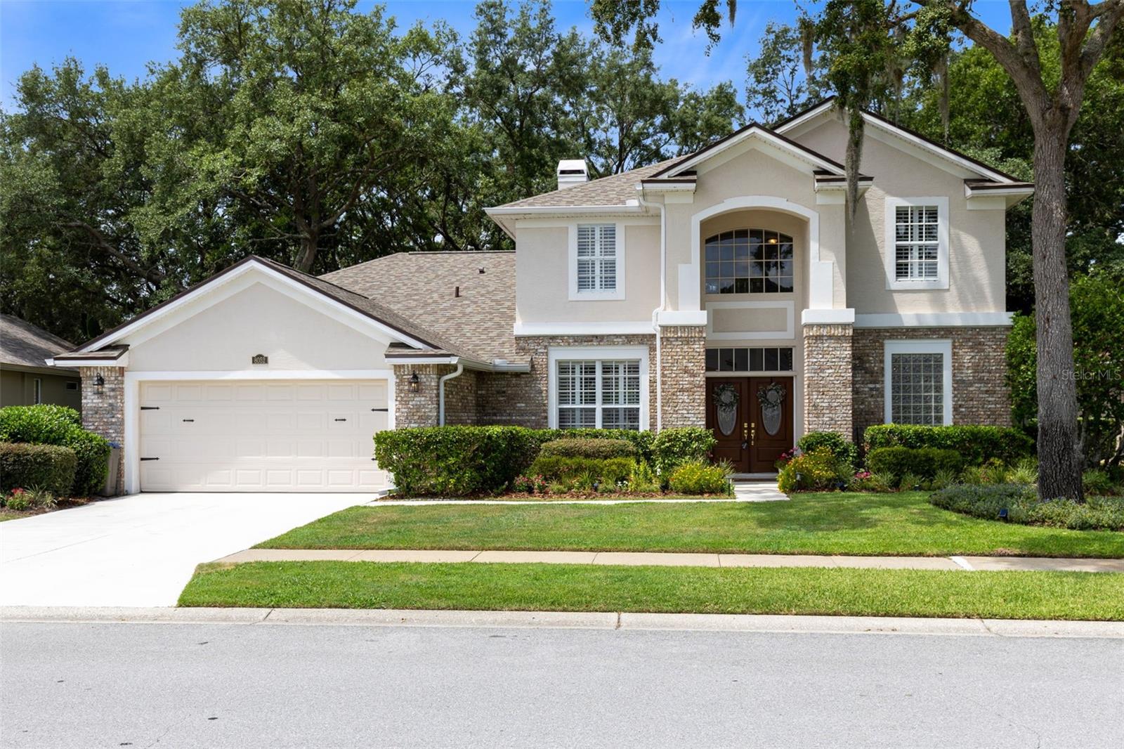 8052 LAUREL RIDGE DR