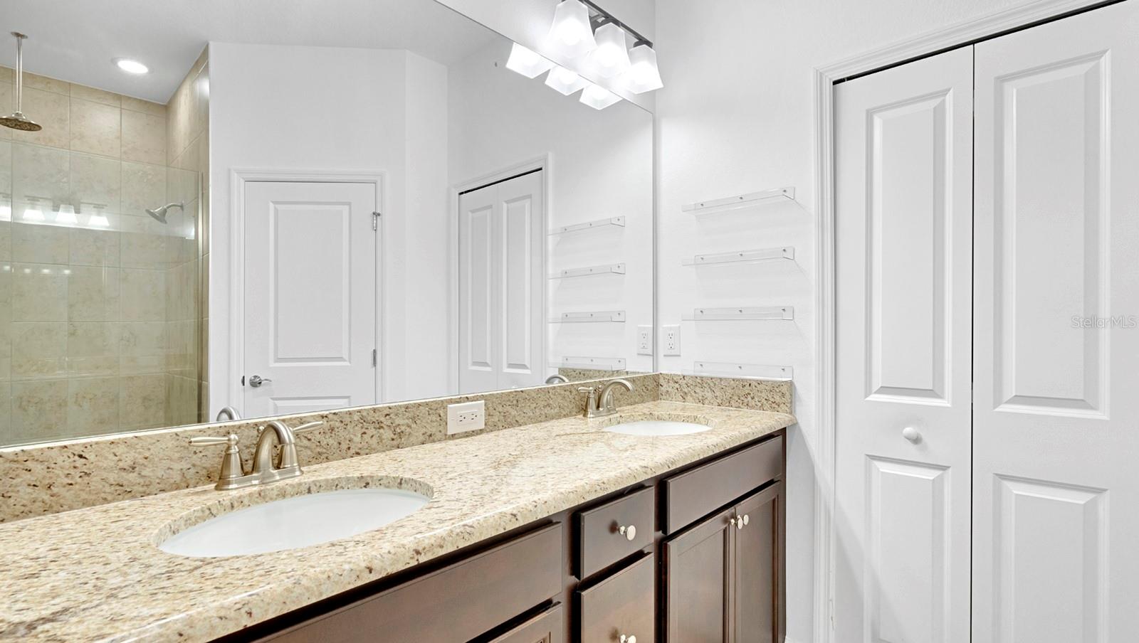 202 Summertime Pl Property Photo 14