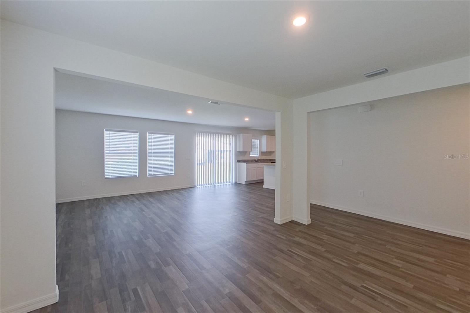 4020 Garden Blvd Property Photo 3