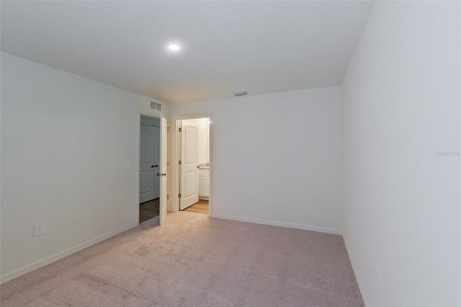 4020 Garden Blvd Property Photo 11