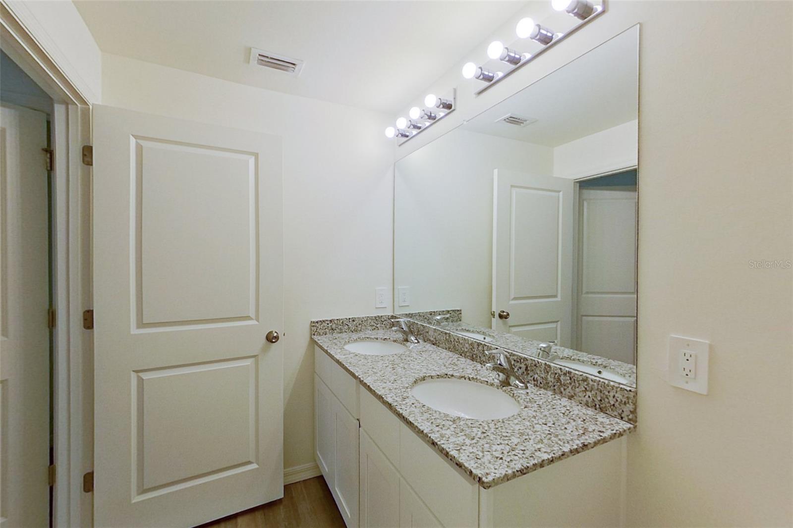 4020 Garden Blvd Property Photo 12