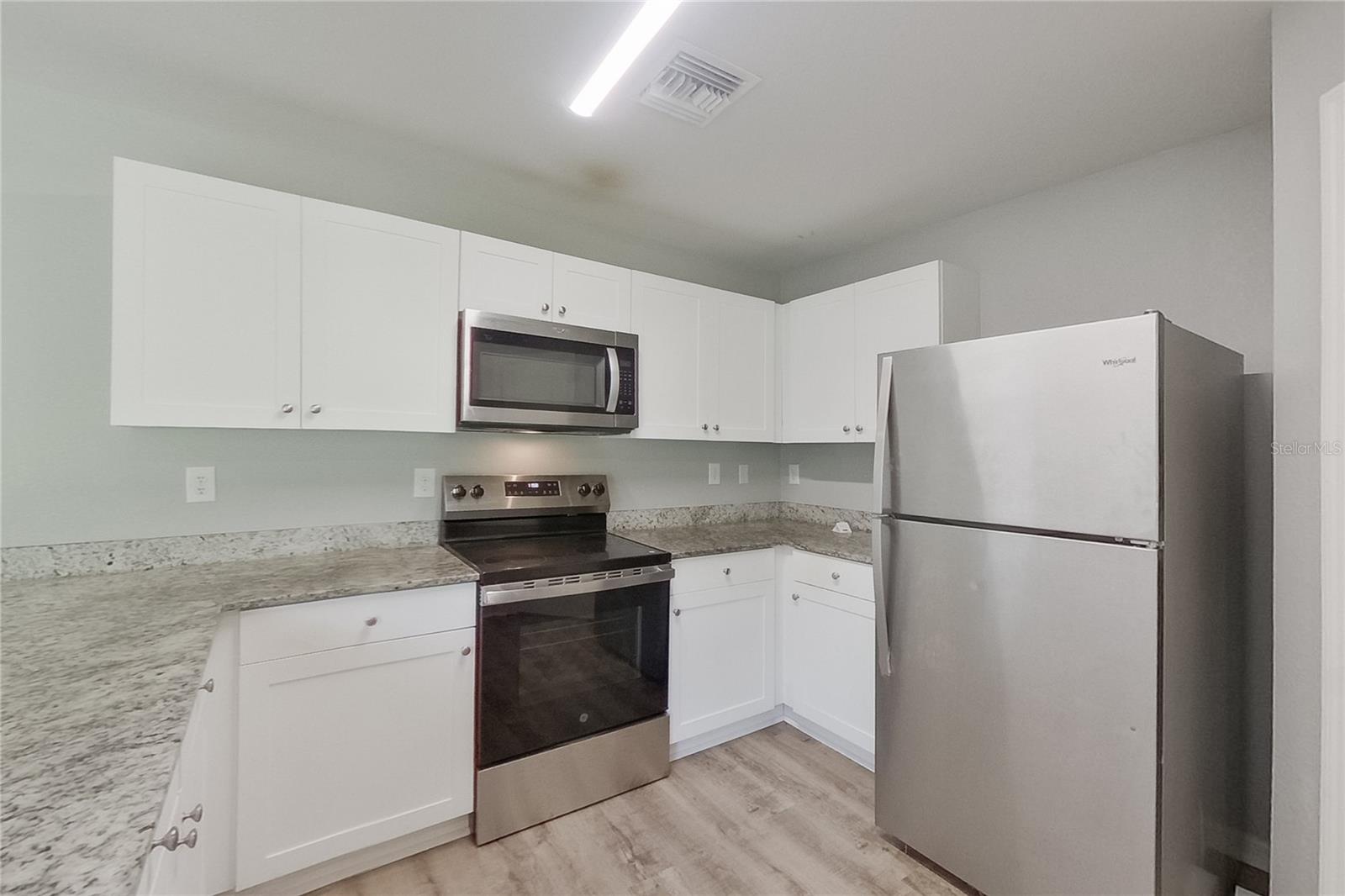 947 Grant Blvd Property Photo 12