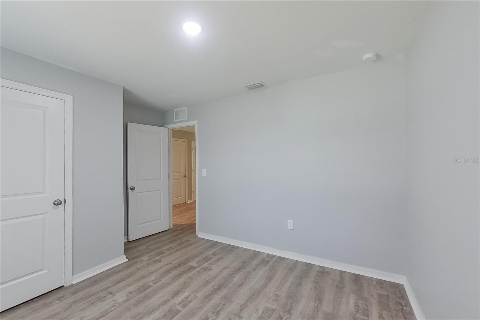 947 Grant Blvd Property Photo 16