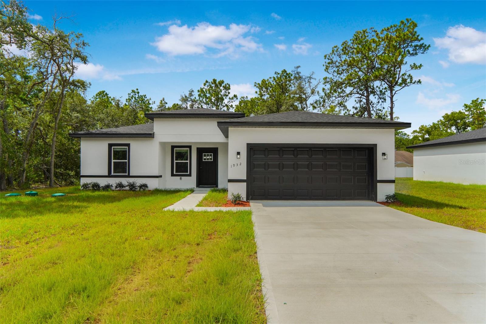 1932 W ADELIA PL Property Photo 1