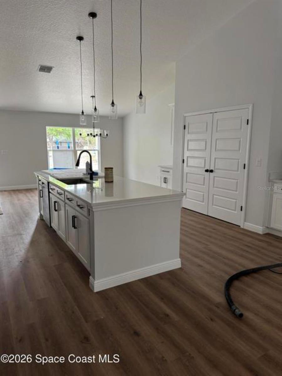 3643 Oneida St Property Photo 7