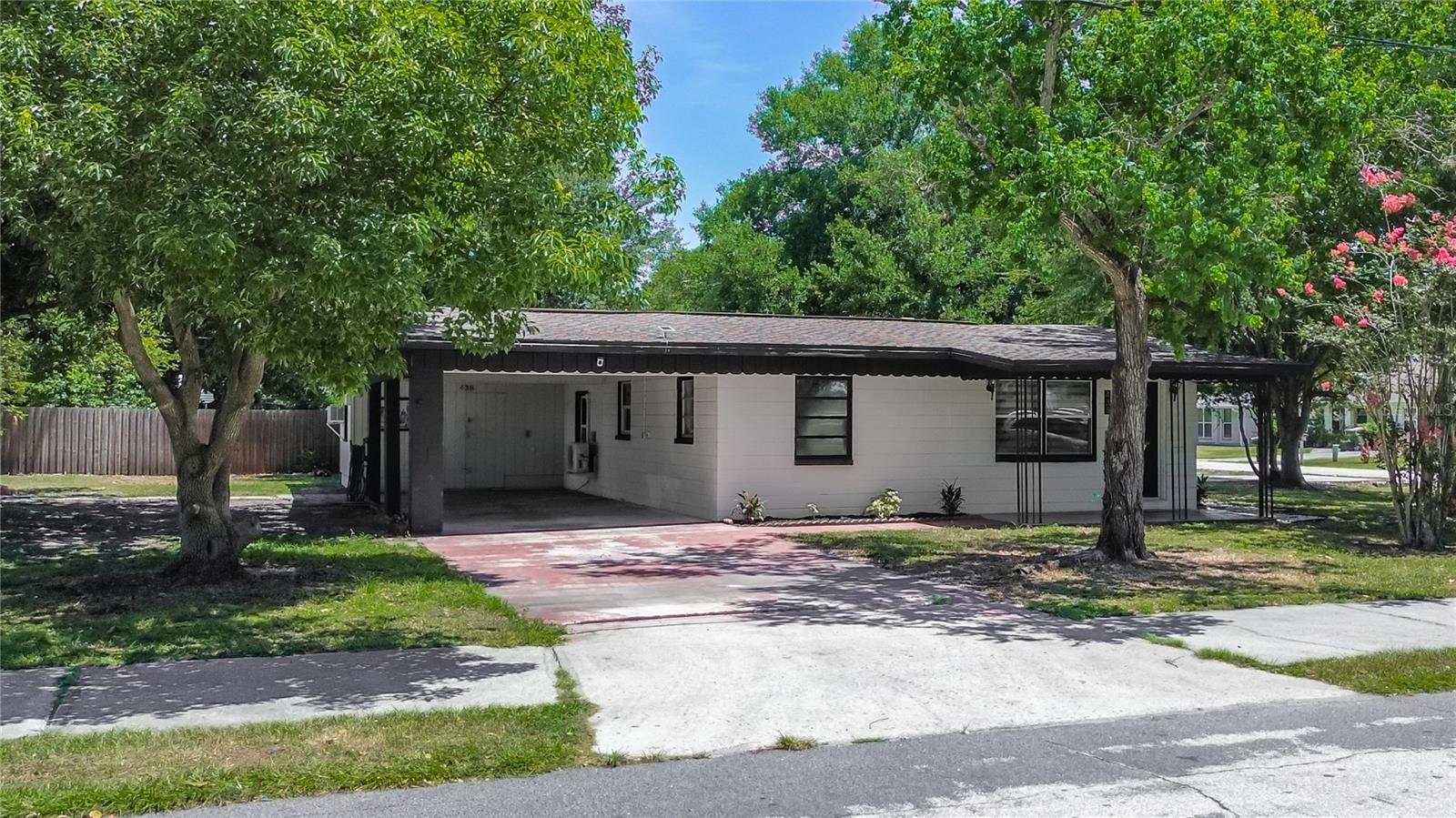 438 California Ave Property Photo 2