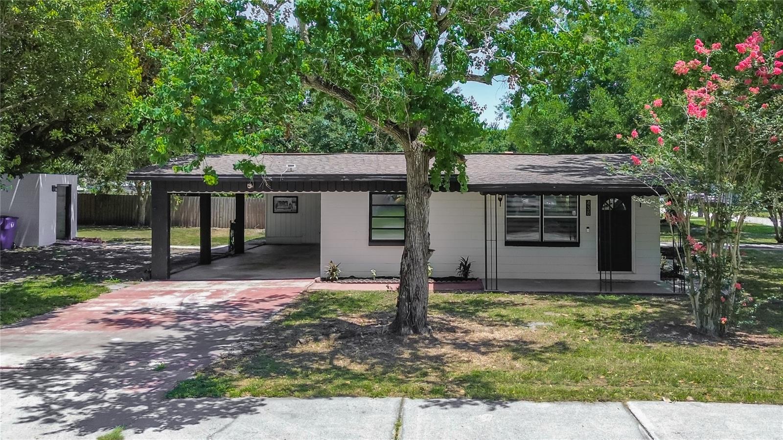 438 California Ave Property Photo 4