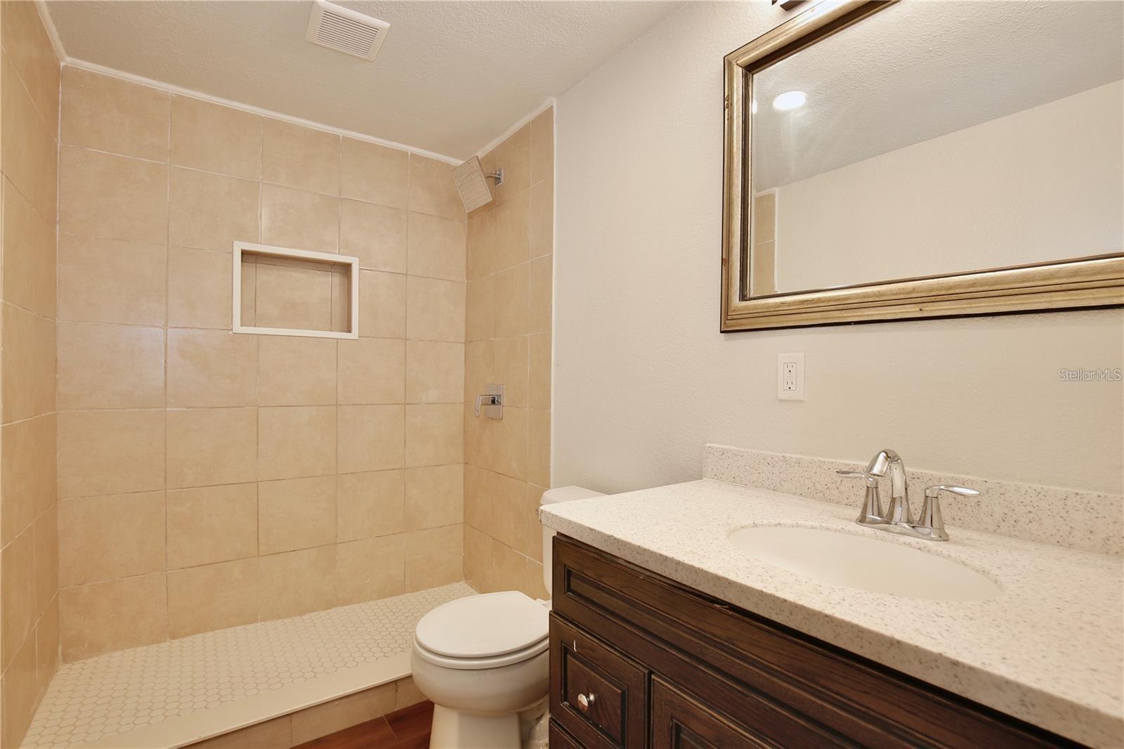 438 California Ave Property Photo 16