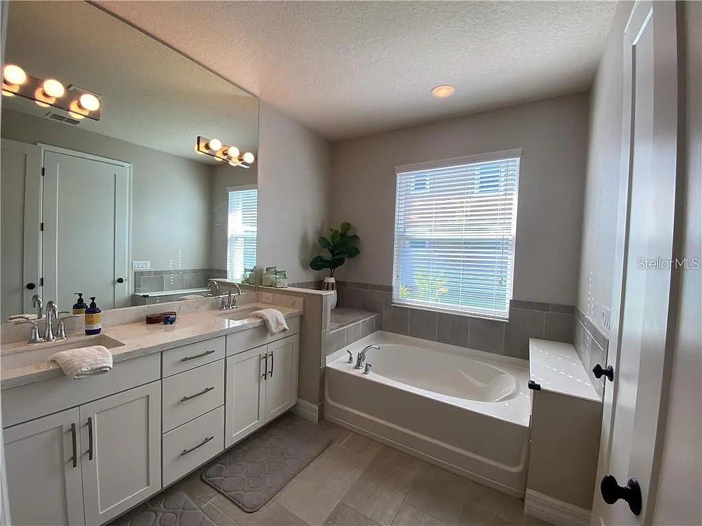 7902 Corkfield Ave Property Photo 6