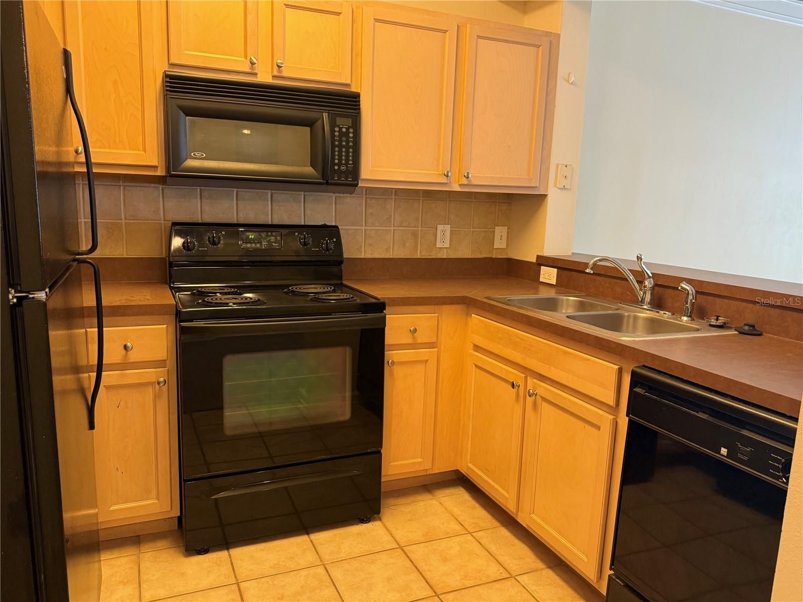 12861 Madison Pointe Cir #106 Property Photo 2