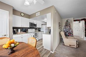O6421184 Property Photo 5