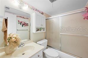 O6421184 Property Photo 8