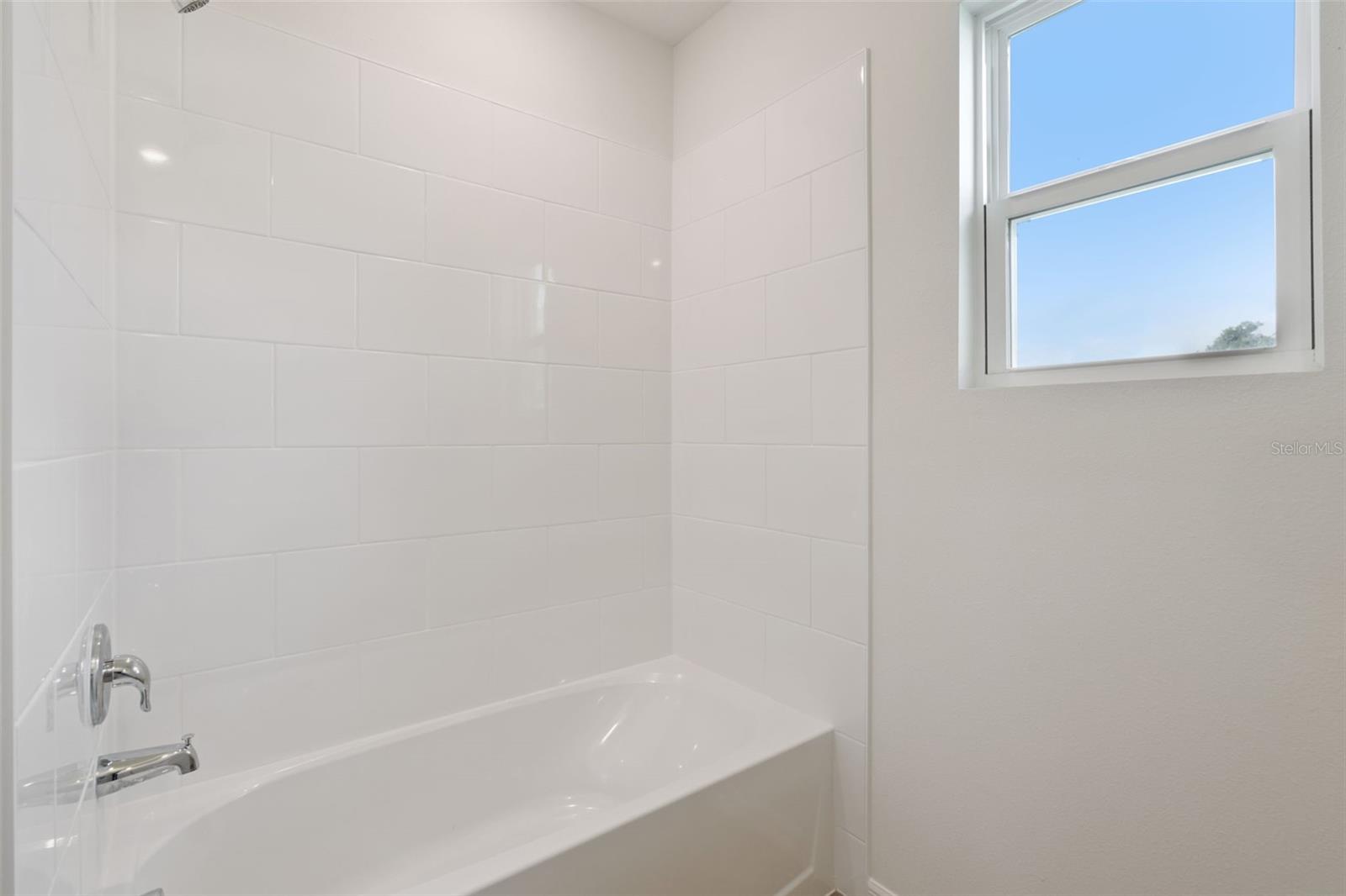 5851 Cool Spring Cv Property Photo 5