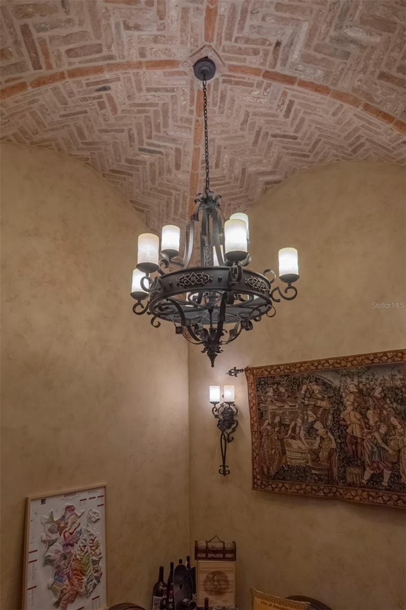 6119 Grosvenor Shore Dr Property Photo 24