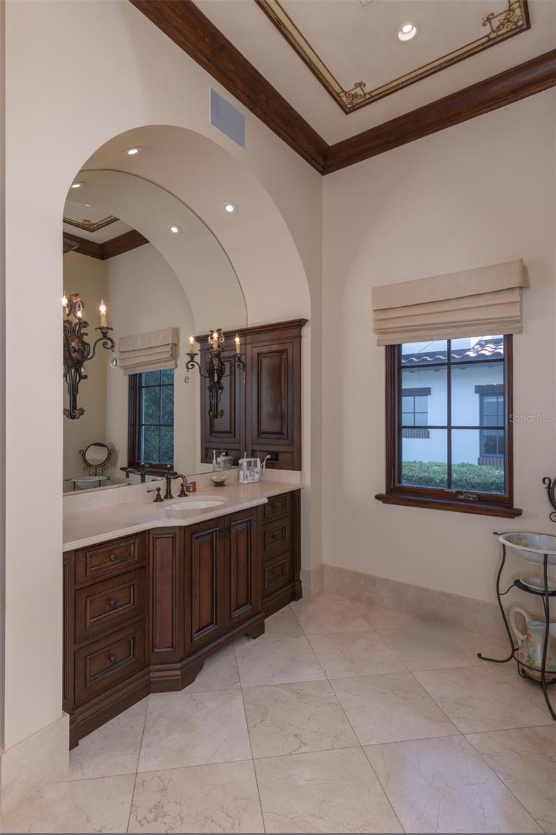 6119 Grosvenor Shore Dr Property Photo 50