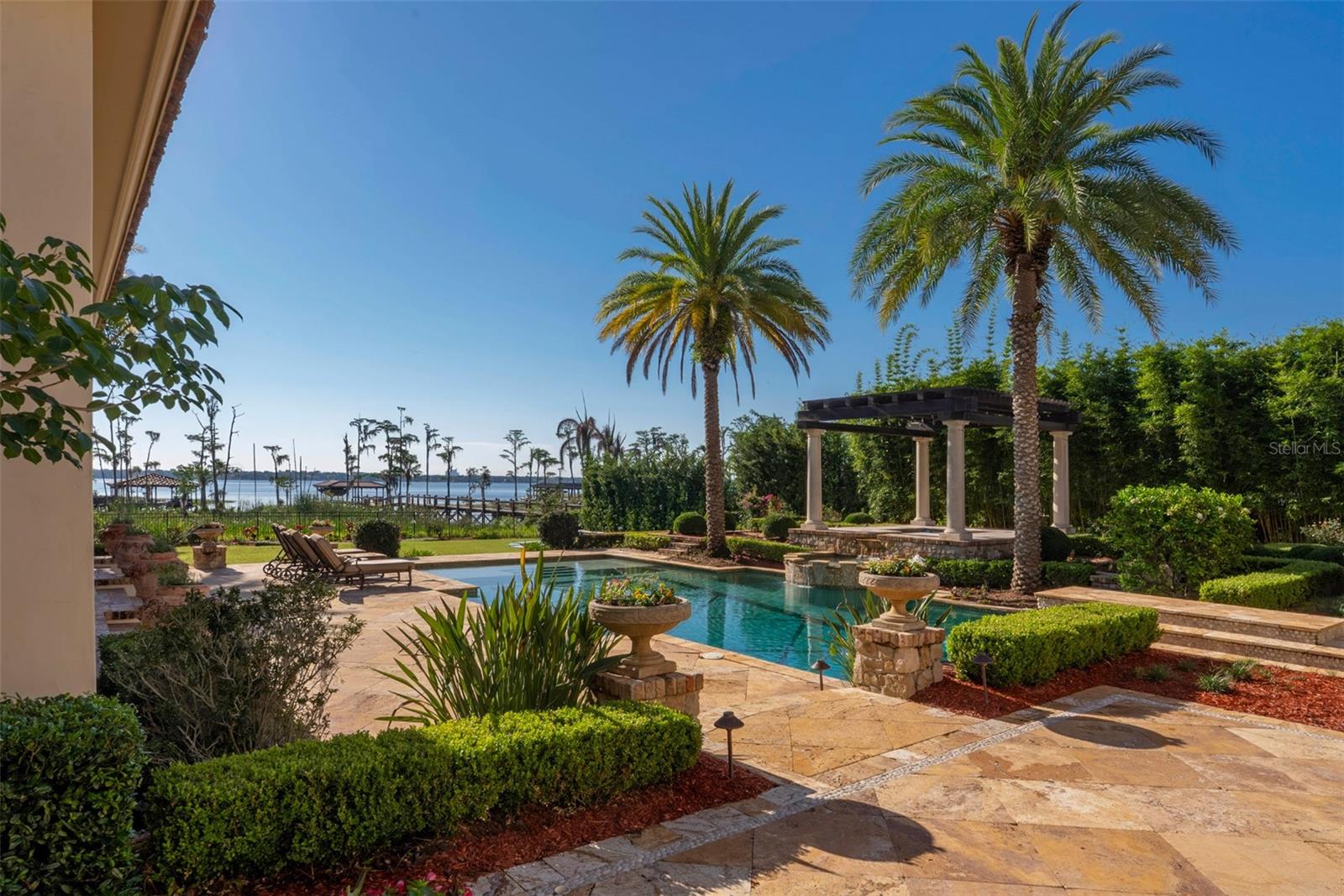 6119 Grosvenor Shore Dr Property Photo 59