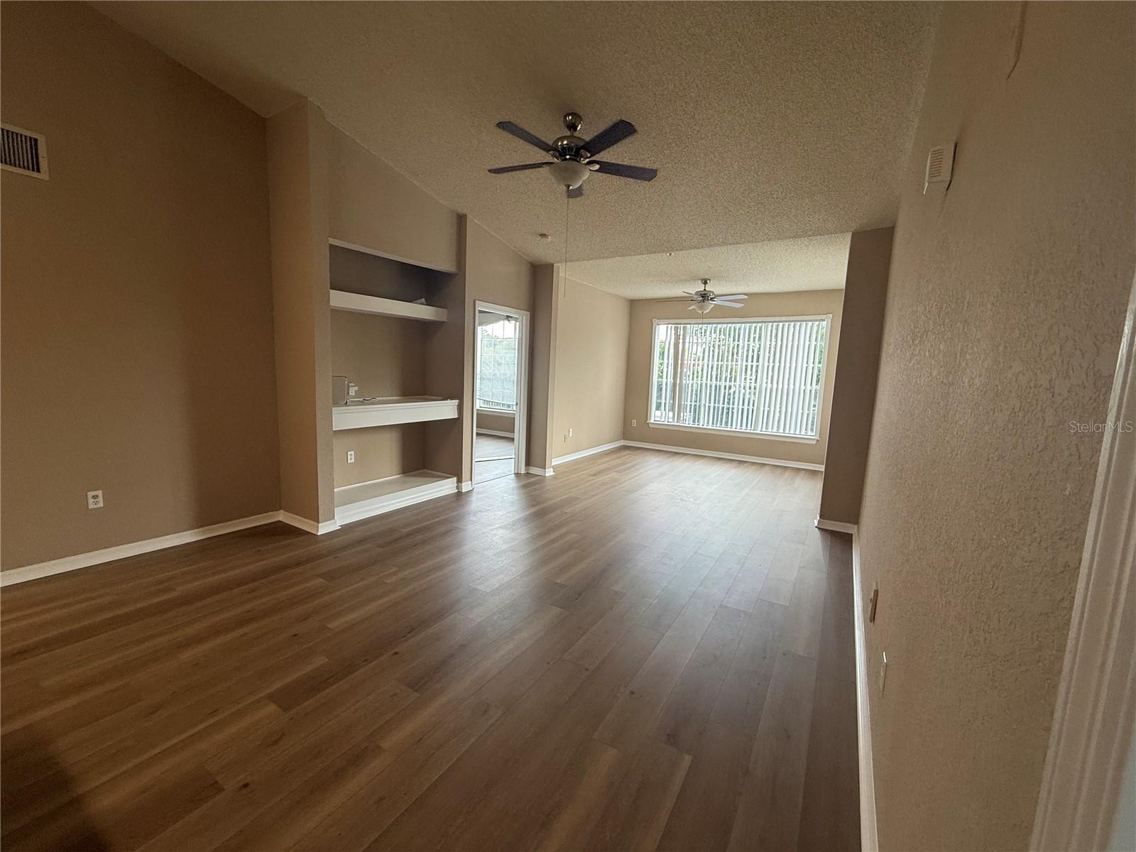 O6421208 Property Photo 14