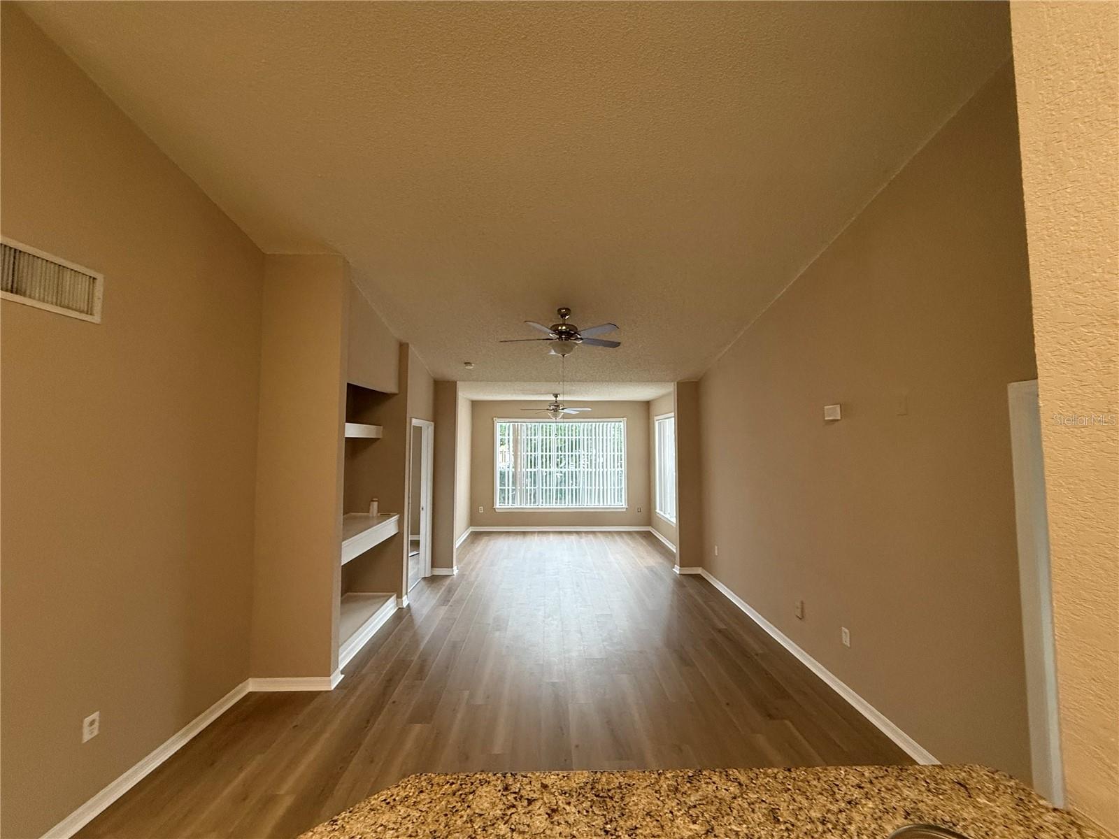O6421208 Property Photo 15