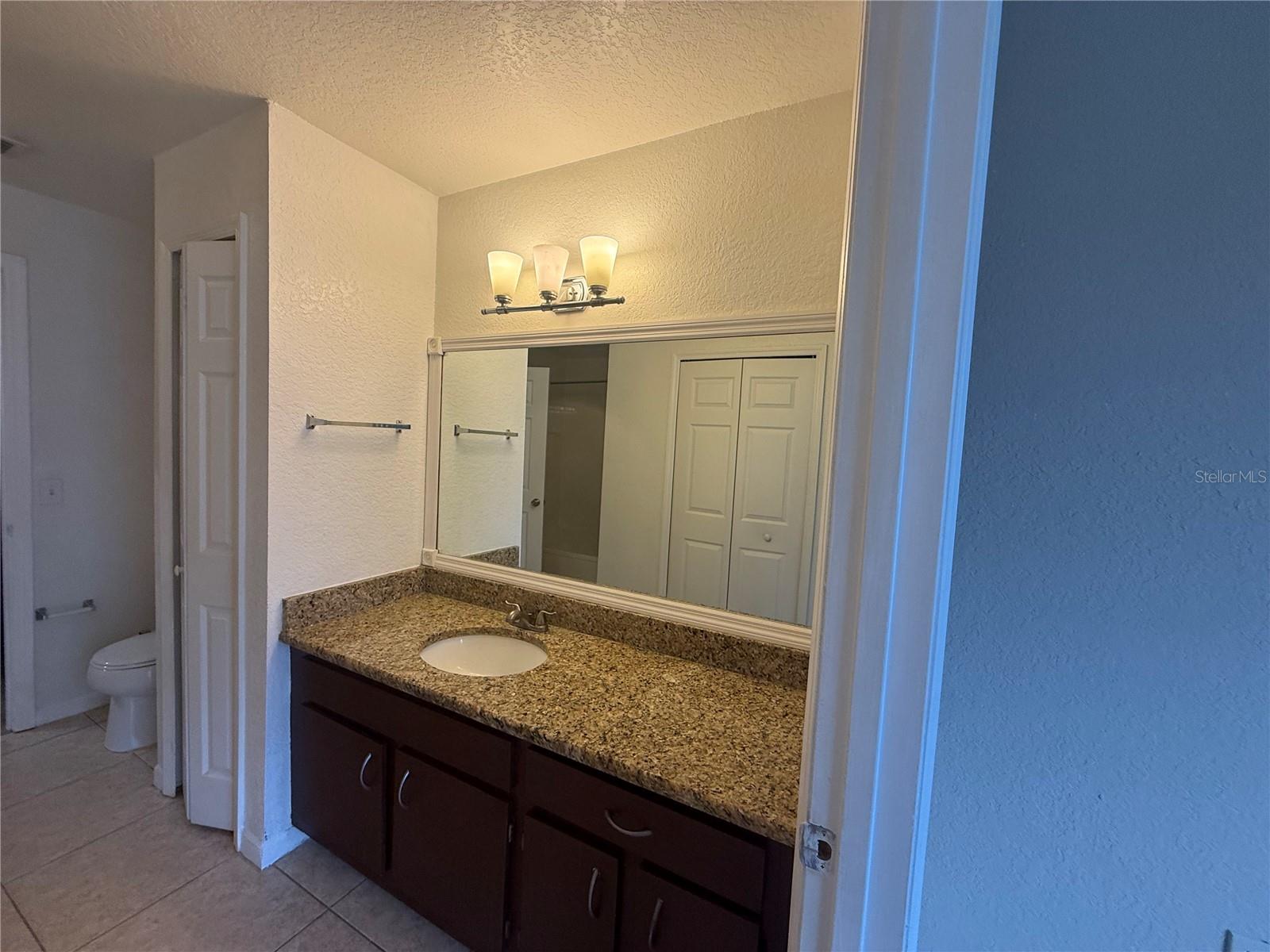 O6421208 Property Photo 25