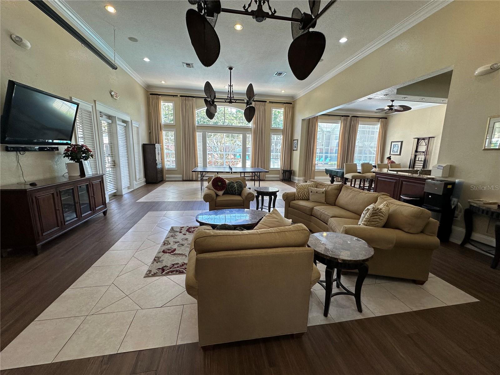 O6421208 Property Photo 30