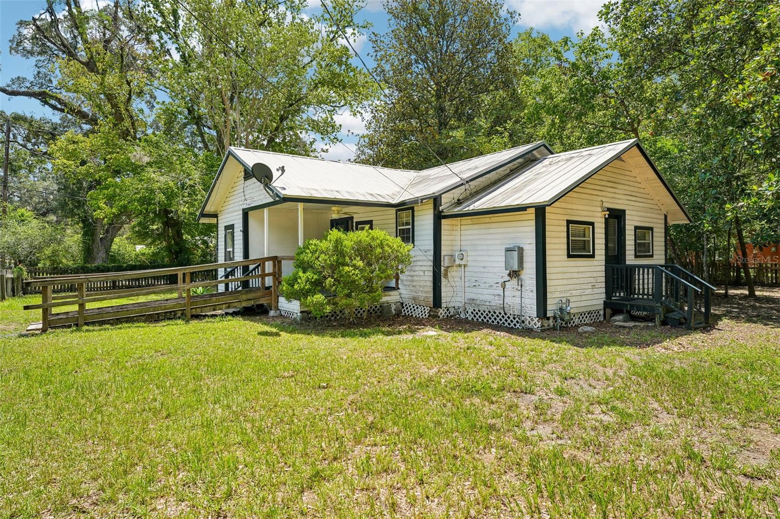 14306 Nw 145th Ter Property Photo 3