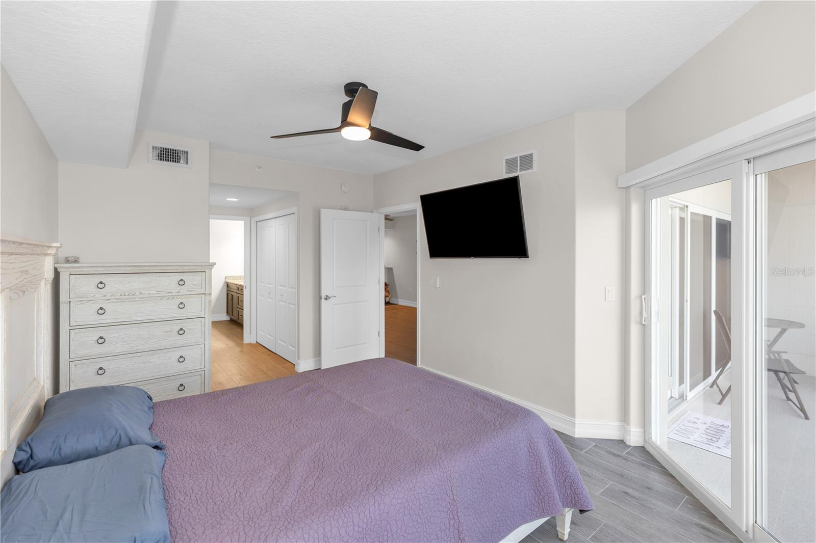 1805 Riverside Dr #506 Property Photo 16
