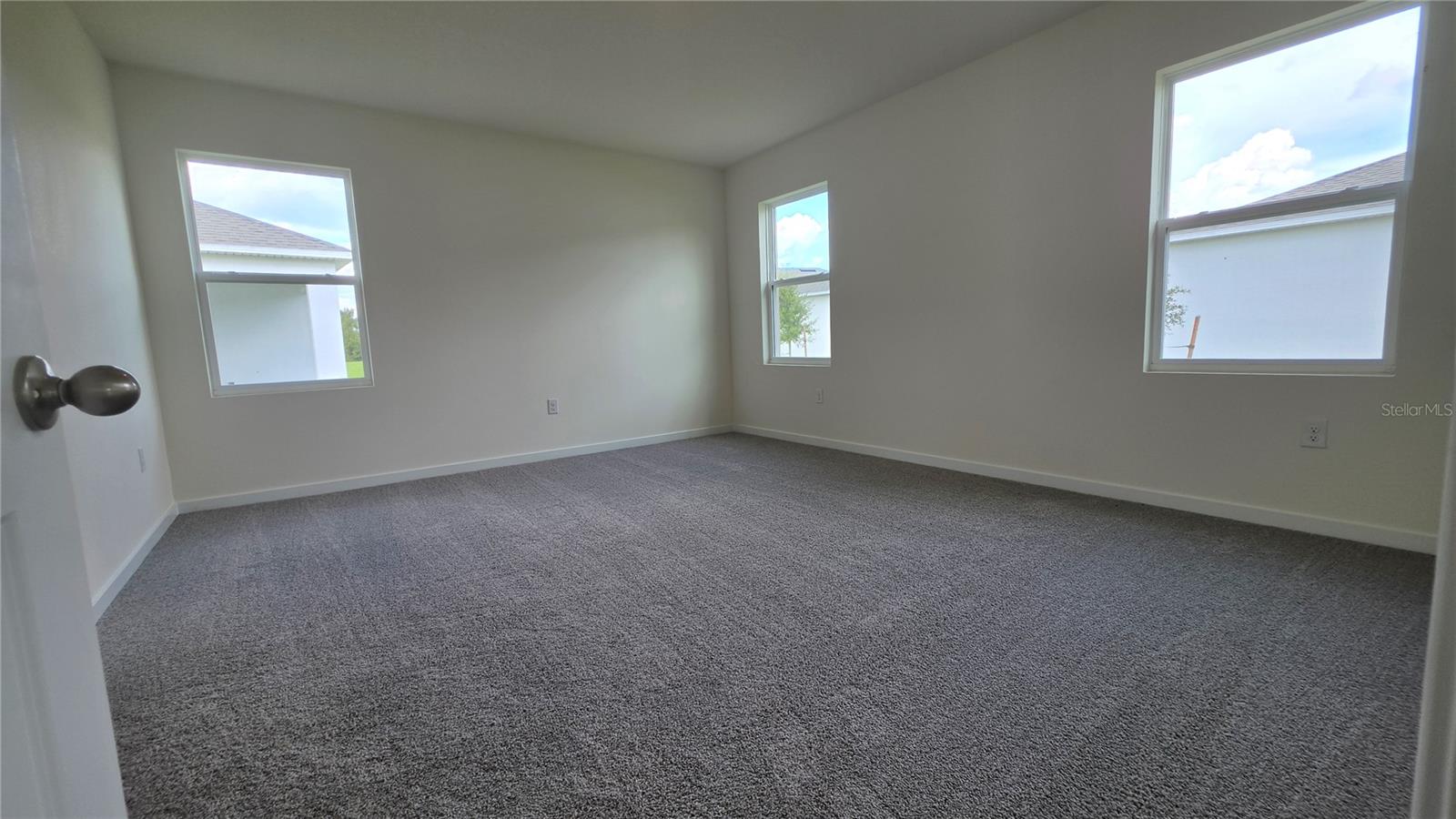 894 Britton Loop Property Photo 8