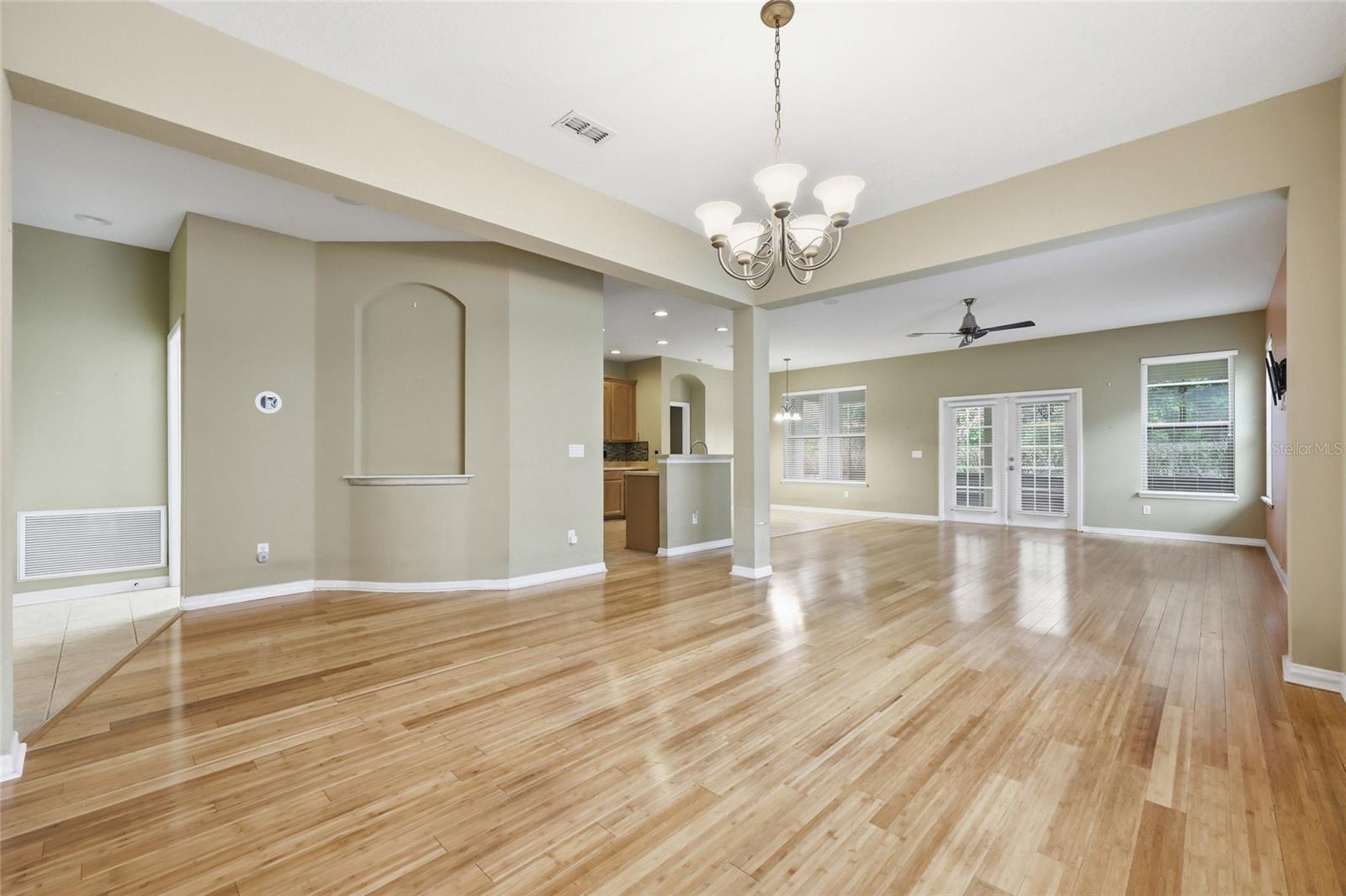 13137 Penshurst Ln Property Photo 16