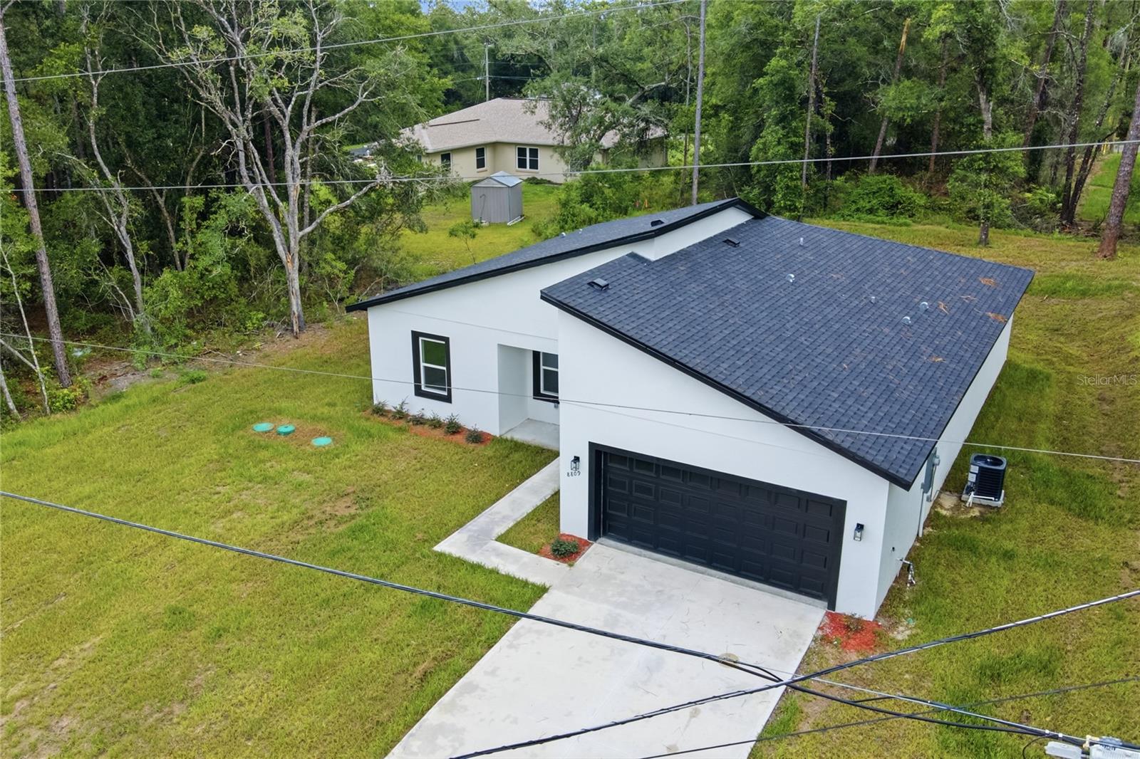 8809 N Circular Way Property Photo 2