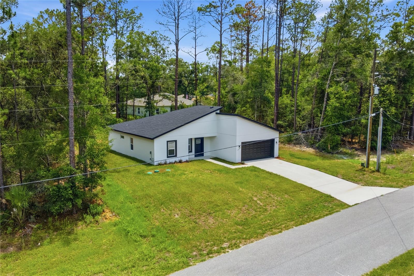 8809 N Circular Way Property Photo 4