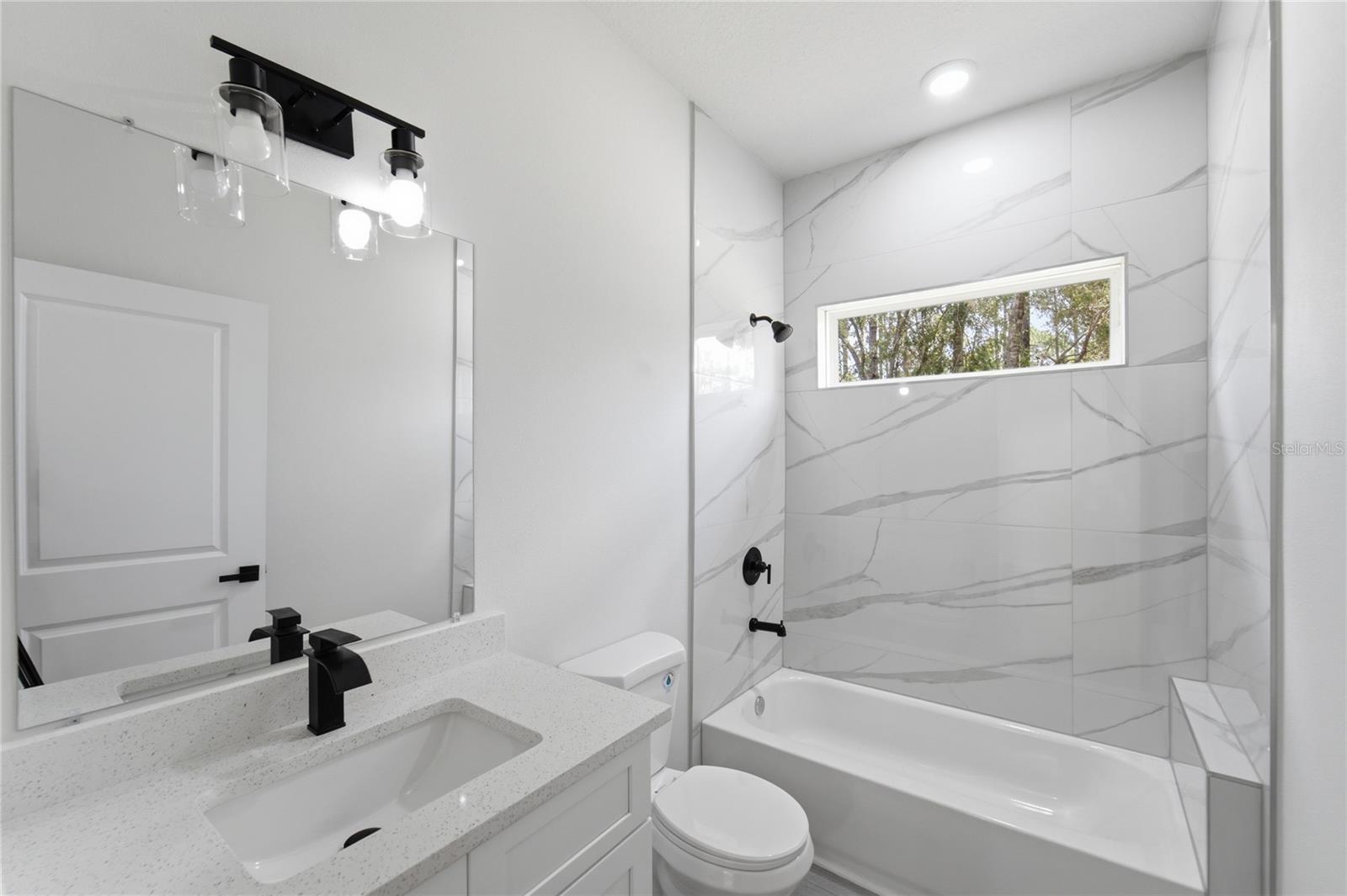 8809 N Circular Way Property Photo 21
