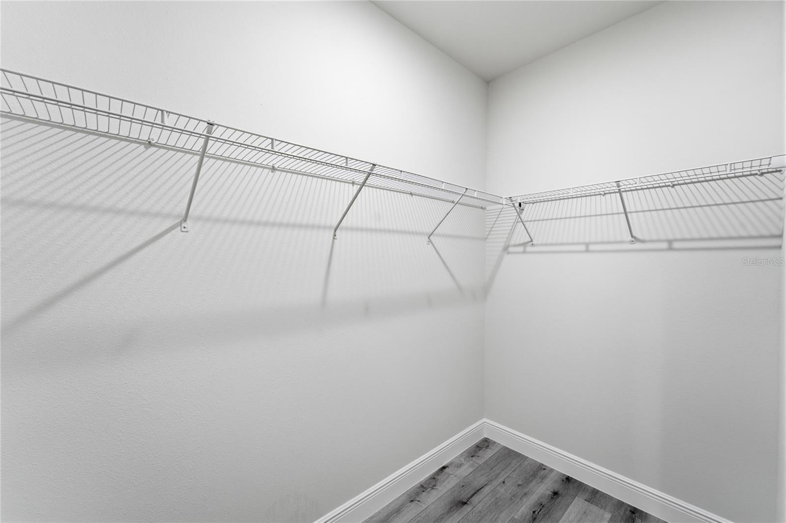 8809 N Circular Way Property Photo 27