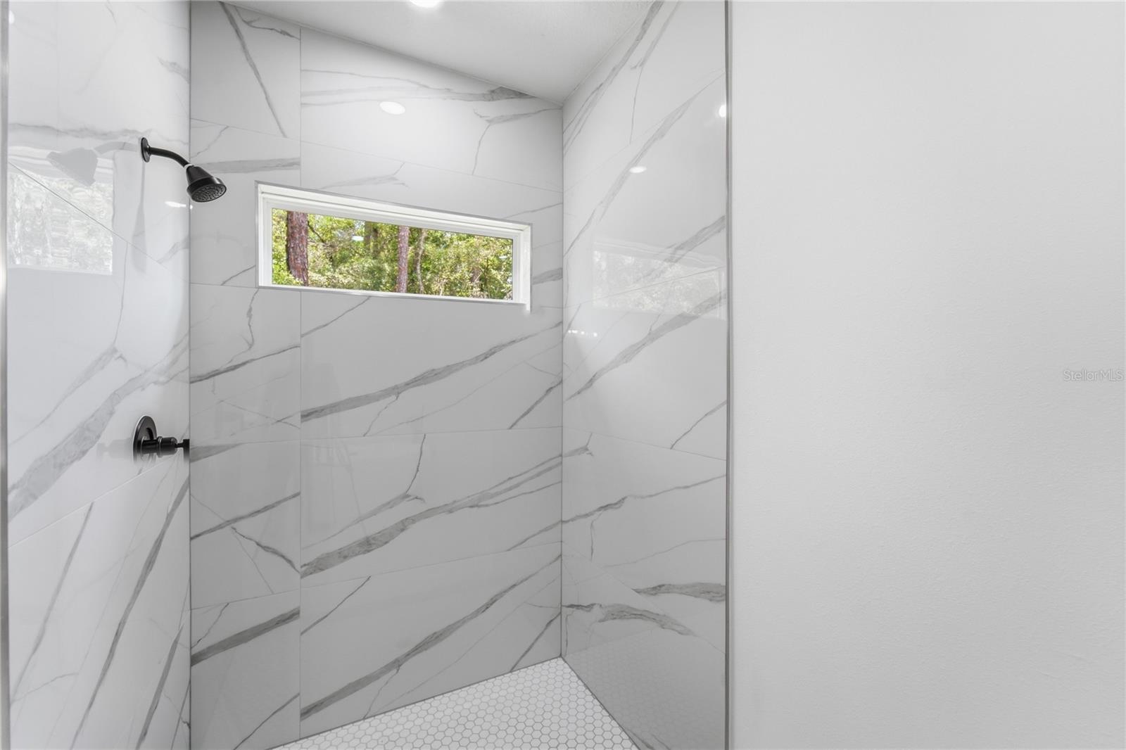 8809 N Circular Way Property Photo 29
