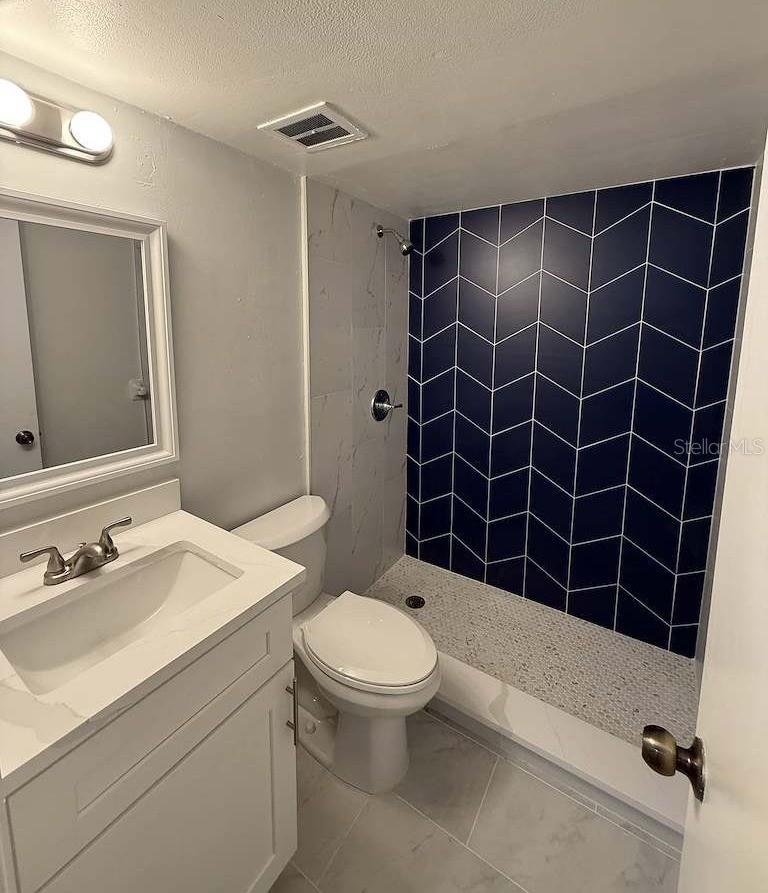726 Edgewater Dr #2 Property Photo 17