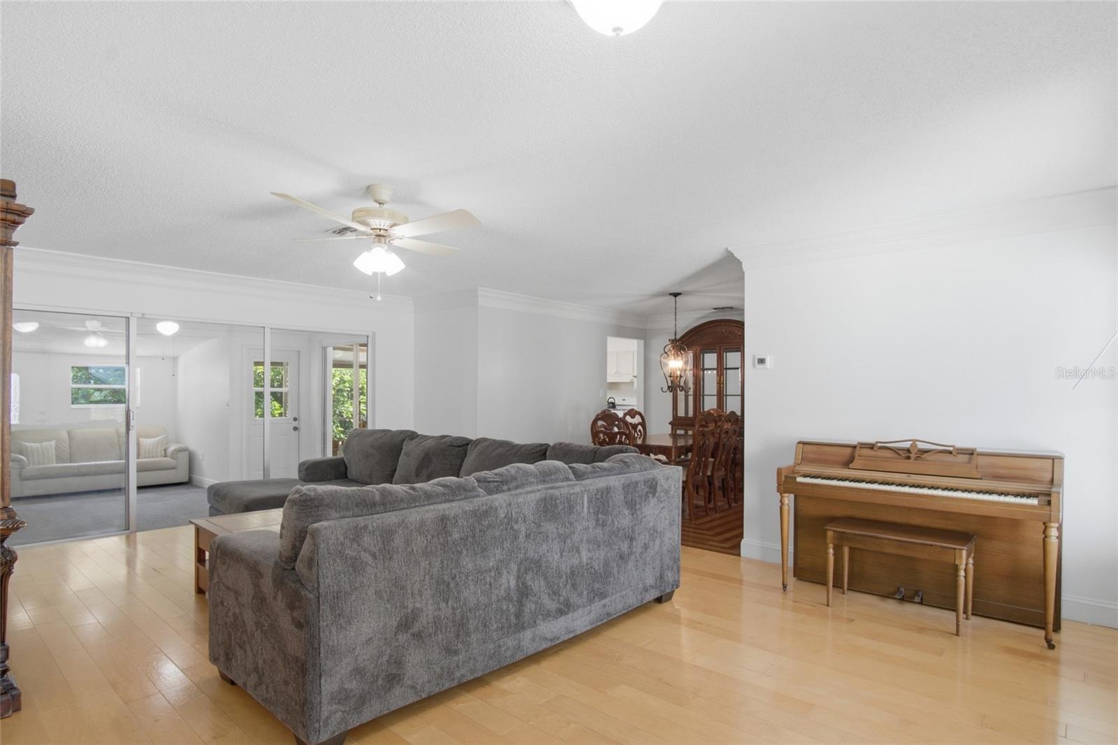 1420 Avalon Blvd Property Photo 8