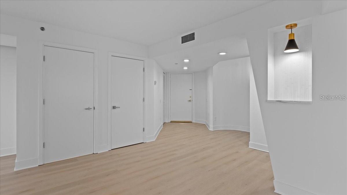 400 E Colonial Dr #1606 Property Photo 5