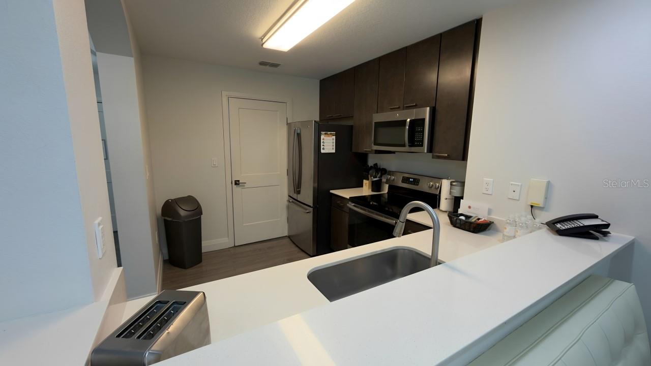 14501 Grove Resort Ave #3303 Property Photo 8